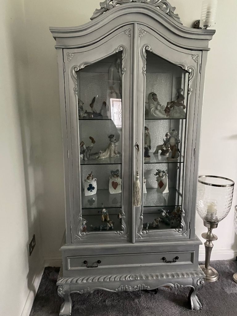Large display cabinet silver 