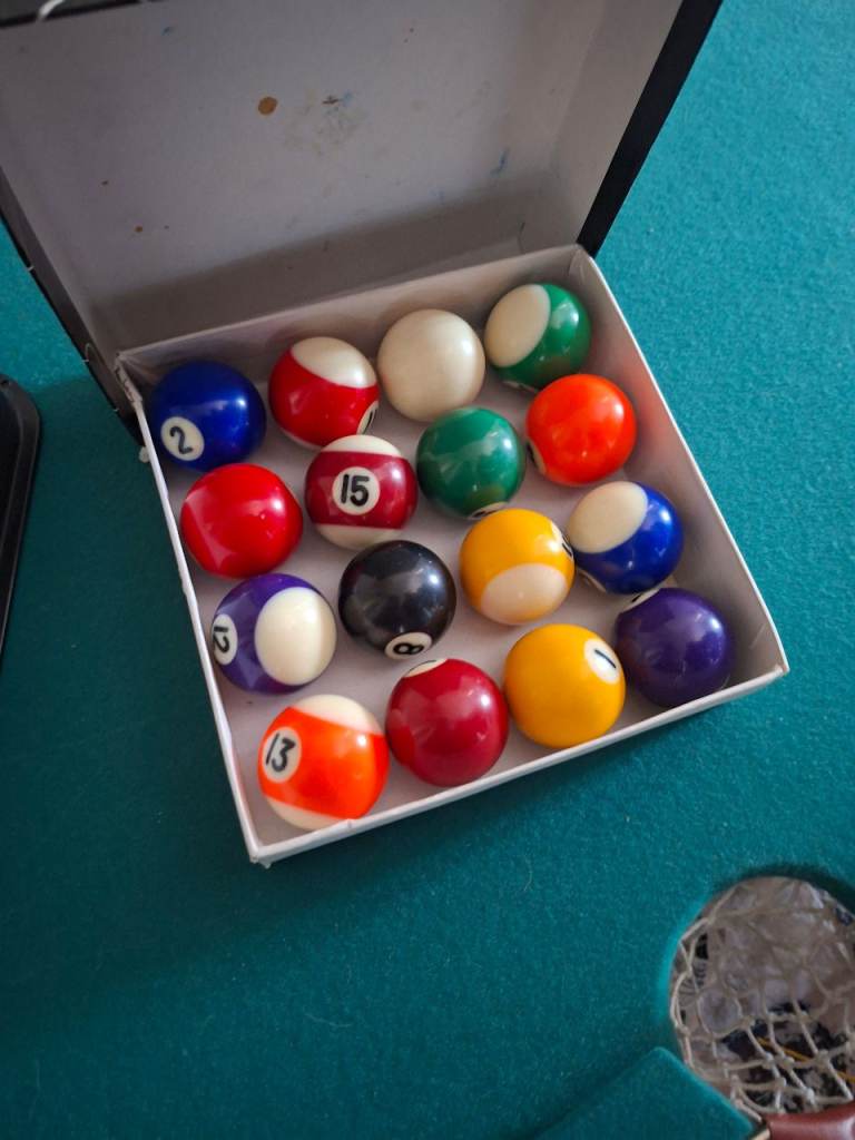 Small pool table