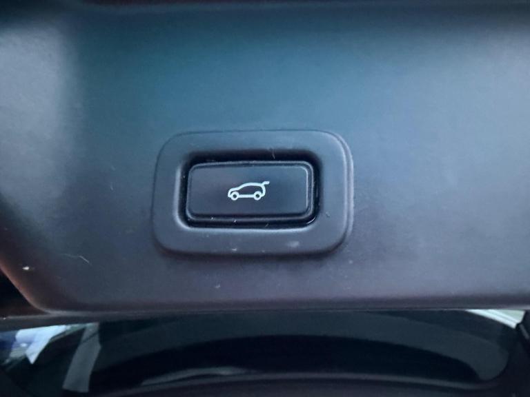 2019 Land Rover Range Rover Evoque 2.0 D180 R-Dynamic SE 5dr Auto ESTATE DIESEL Automatic