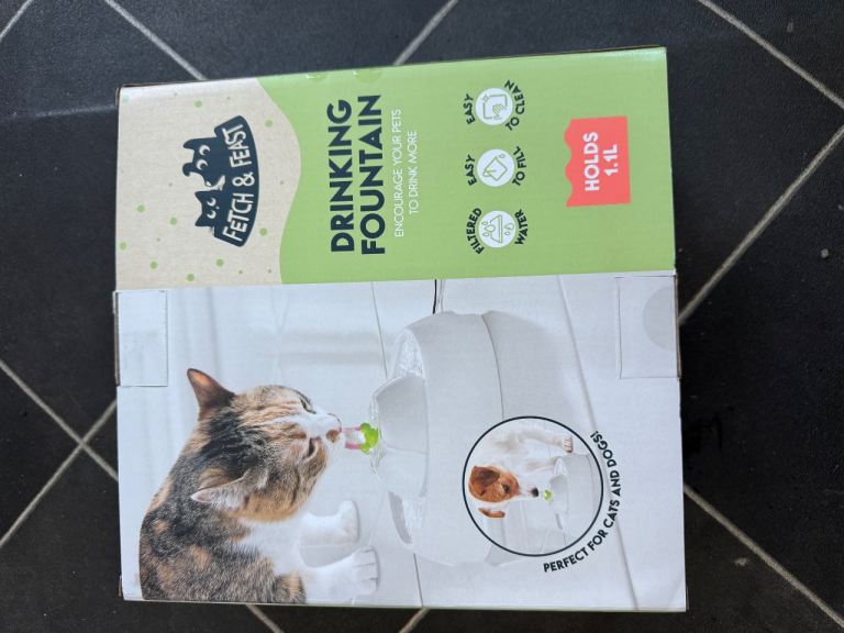 Cat water fountain 