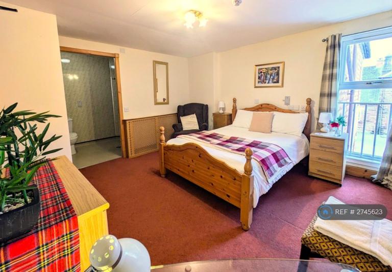 1 bedroom in Laurieknowe, Dumfries, DG2 (#2745623)