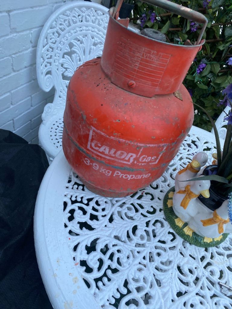 Calor Gas 3.9 kg Propane Bottle - 1/2 full