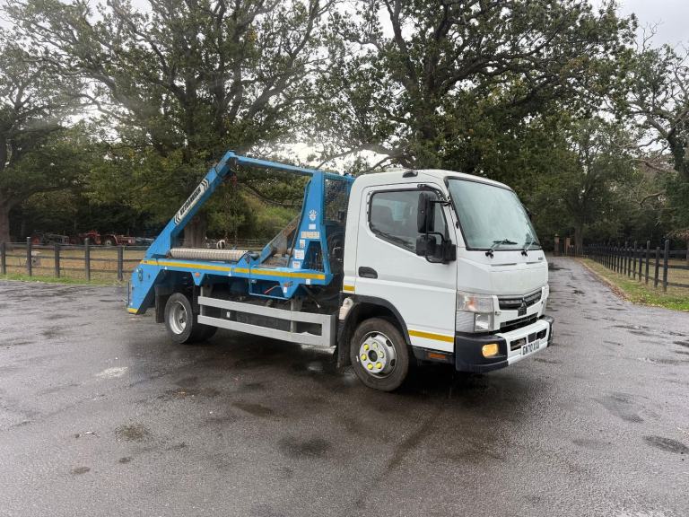 MITSUBISHI CANTER SKIP LOADER