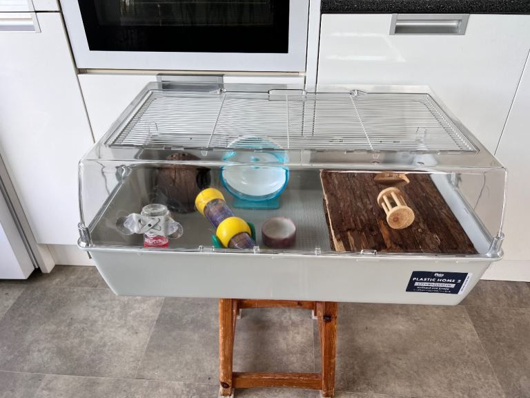 Pets at Home Plastic Home 2 Hamster or Mice Cage with Accessories and Carrier