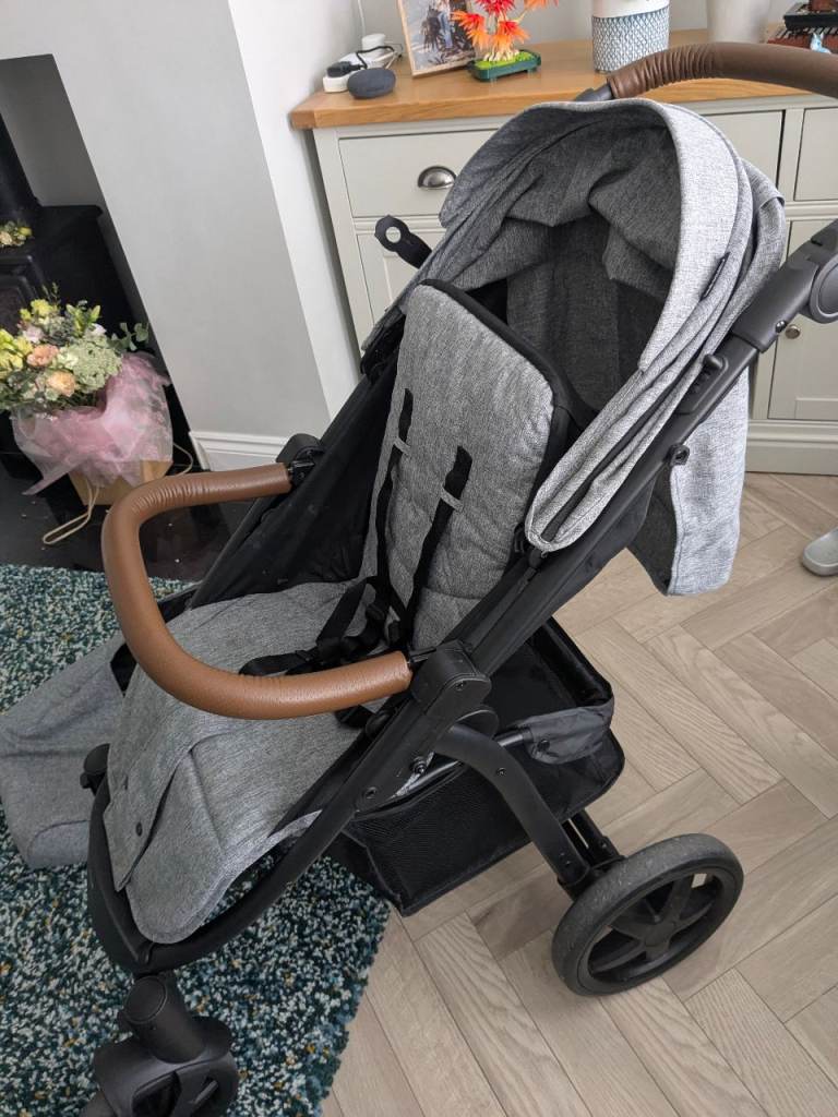 Price reduced to sell Grey Excellent condition pram/pushchair 
