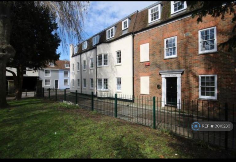 2 bedroom flat in Linen Court, Canterbury, CT1 (2 bed) (#3010230)