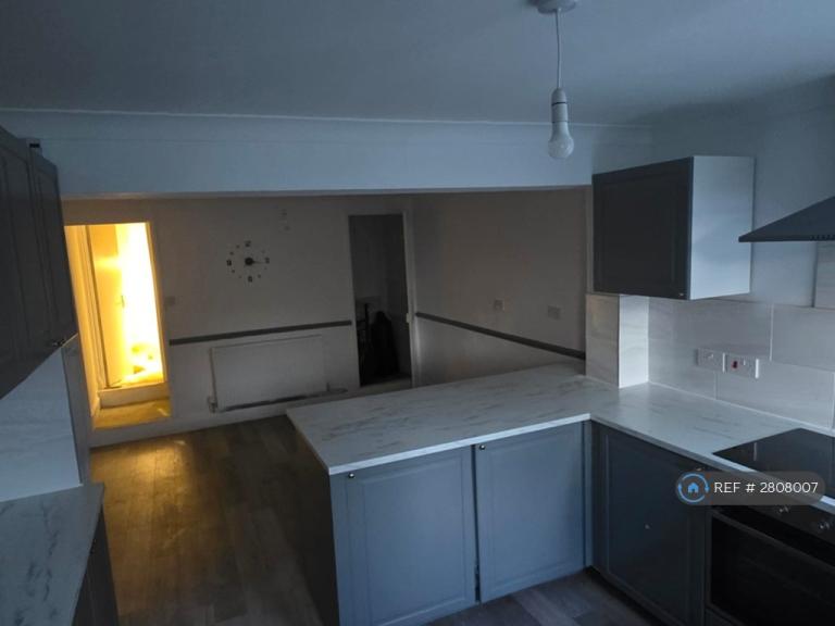 3 bedroom house in Thorold Road, Chatham, ME5 (3 bed) (#2808007)