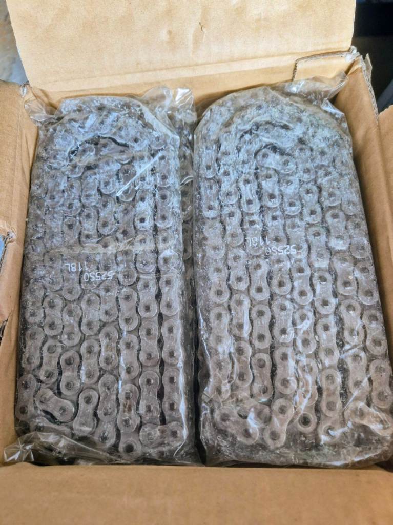 Job lot: Box of 10 - RK 525SO 'O' Ring Chain. Brand New