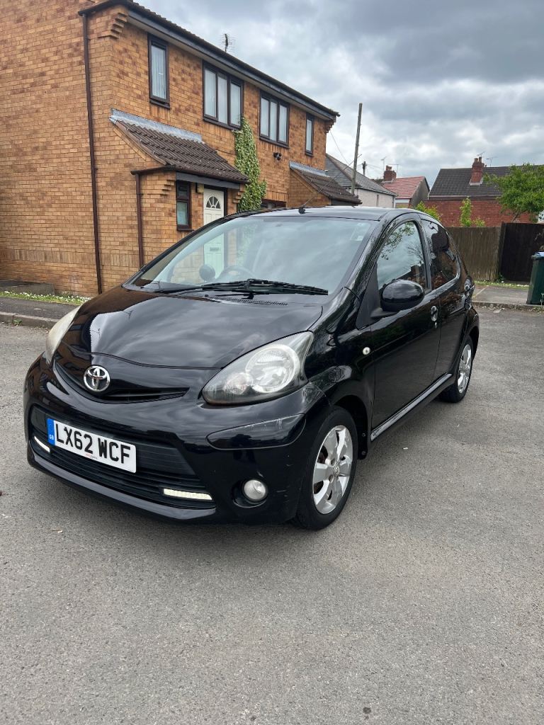 Toyota, AYGO, Hatchback, 2012, Manual, 998 (cc), 5 doors