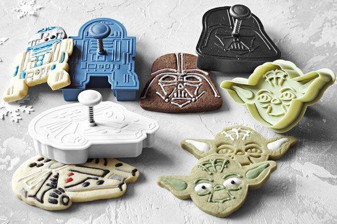 2 x set of 4 collectible Star Wars cookie cutter set 