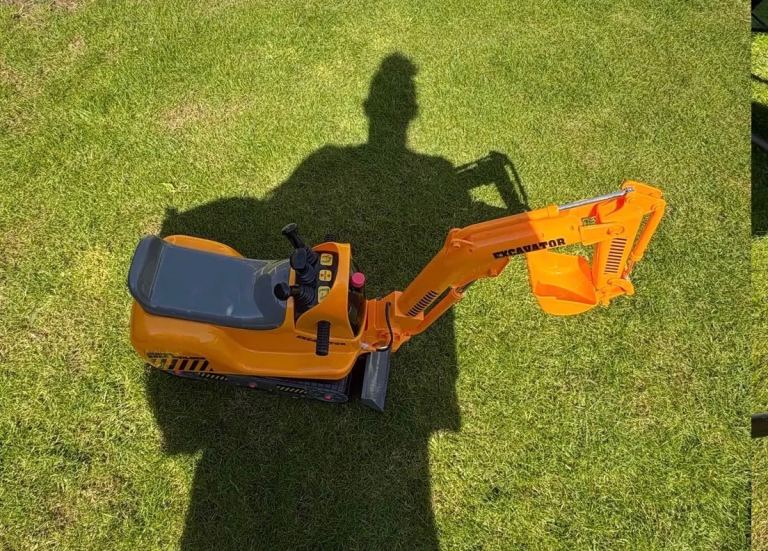 Kids Ride-On Excavator Toy – Good Condition