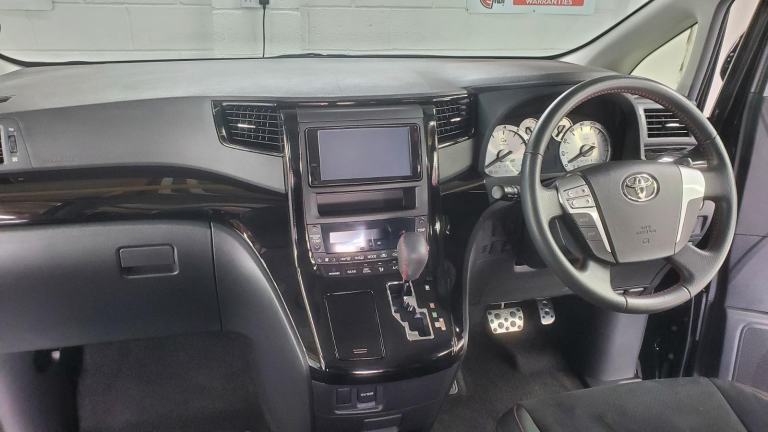 reserved deposit recieved!!!!!Toyota alphard 2.4 GS auto black 7 seater japanese