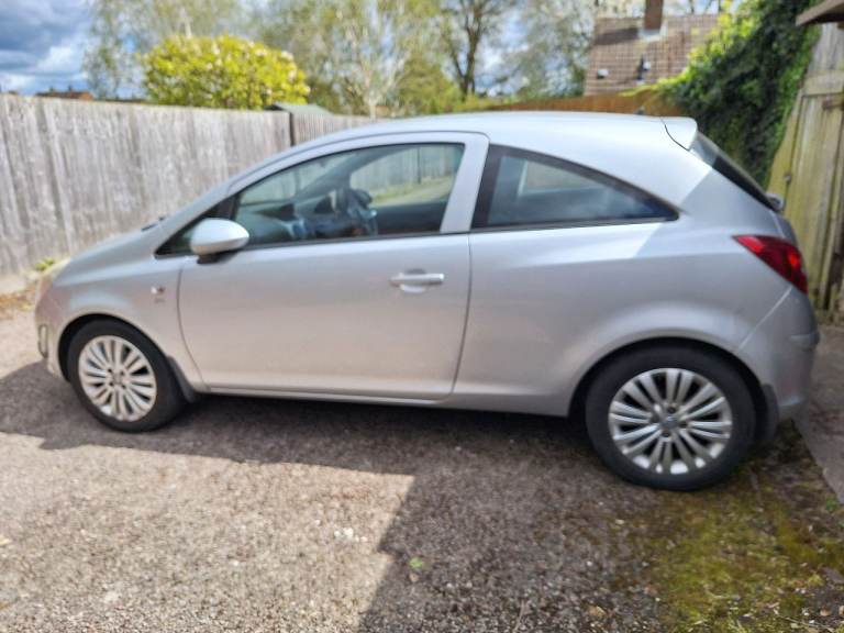 2011 VAUXHALL CORSA EXCITE 1.2 3DOOR FULL SERVICE HISTORY 13 SERVICES RECORDED