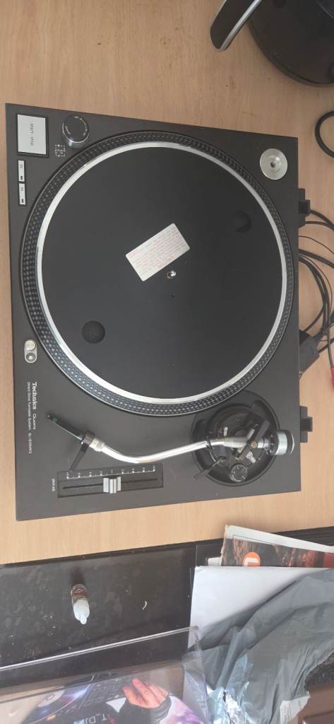 Technics SL-1210 MK2 Turntable – Good Condition