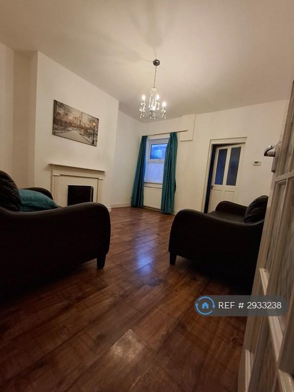 2 bedroom house in Arnside Street, Manchester, M14 (2 bed) (#2933238)