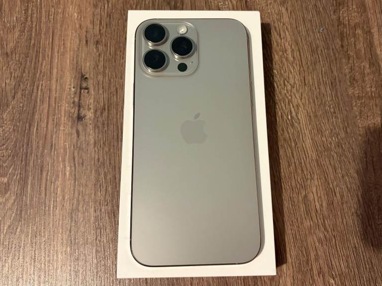 I phone 16 Pro Max 256gb Natural Titanium 