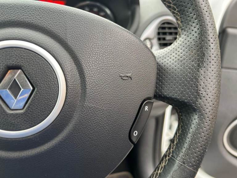 Renault Clio 2.0 16V RenaultSport 200 3dr Petrol