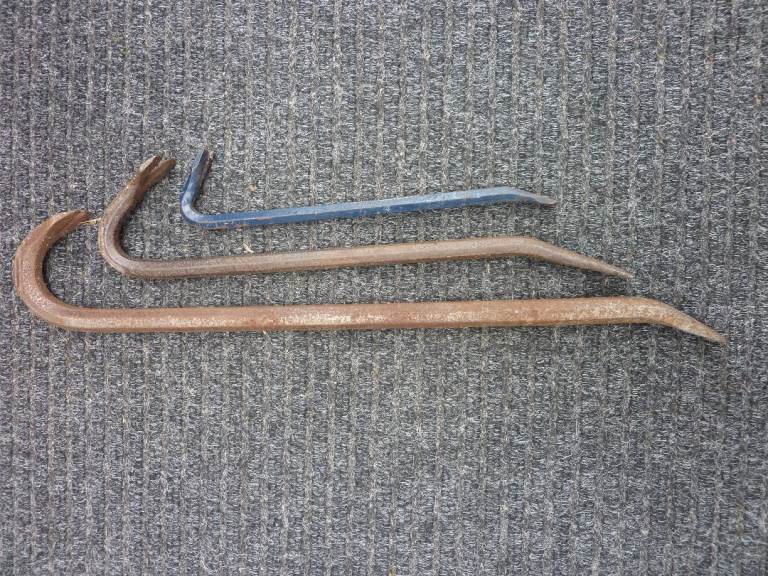Set of 3 Crowbars – Various Sizes, Used Condition. Approx 12", 18" & 24".
