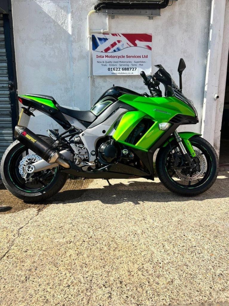 KAWASAKI Z1000SX 2012 AKRAPOVIC 