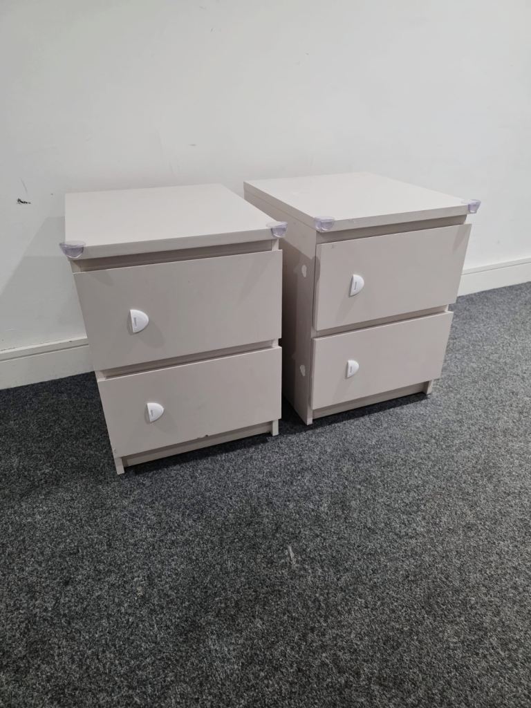 Small Chest of Drawers for £20 each