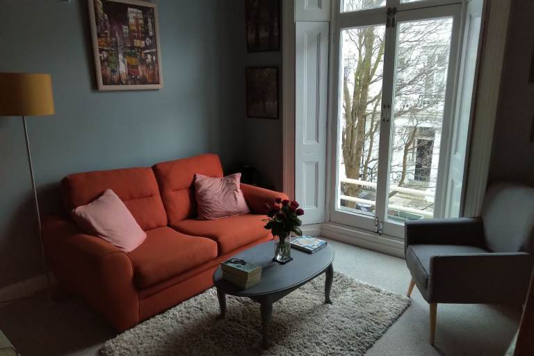 SHORT LET: Sunny, smart one bed flat for short lets from Oct-Dec