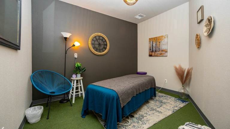 Luxurious massage IN WOODFORD 