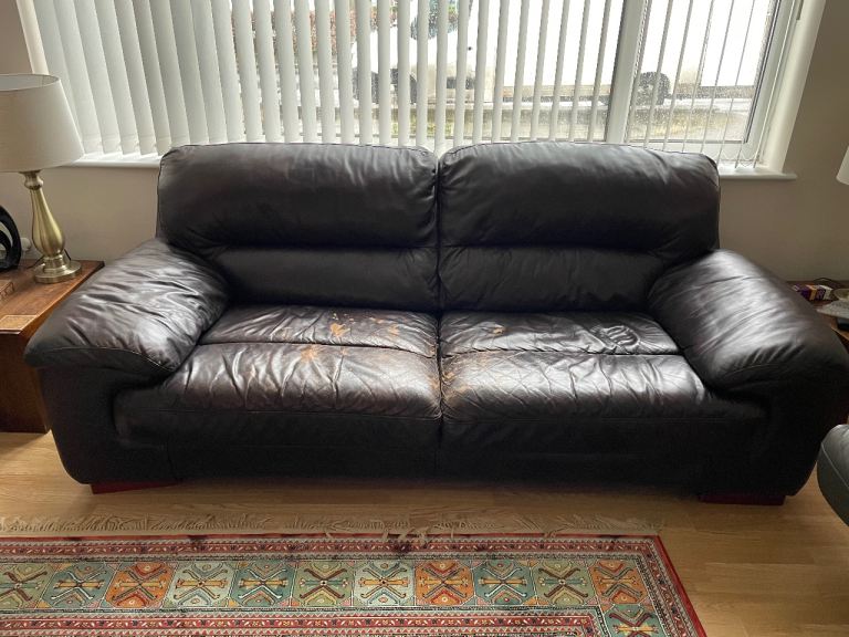 Sofa : 3 seater and 2 seater