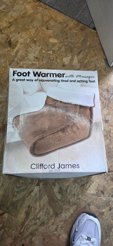 Clifford James Foot Warmer with Massager – New in Box