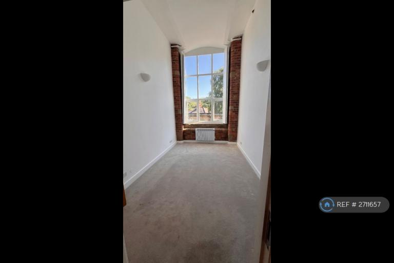 2 bedroom flat in Clarence Mill, Bollington, SK10 (2 bed) (#2711657)