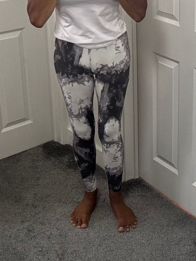 Women's Black and white tie-dye leggings Active Wear Stretch Bottoms - S/M (8/10)