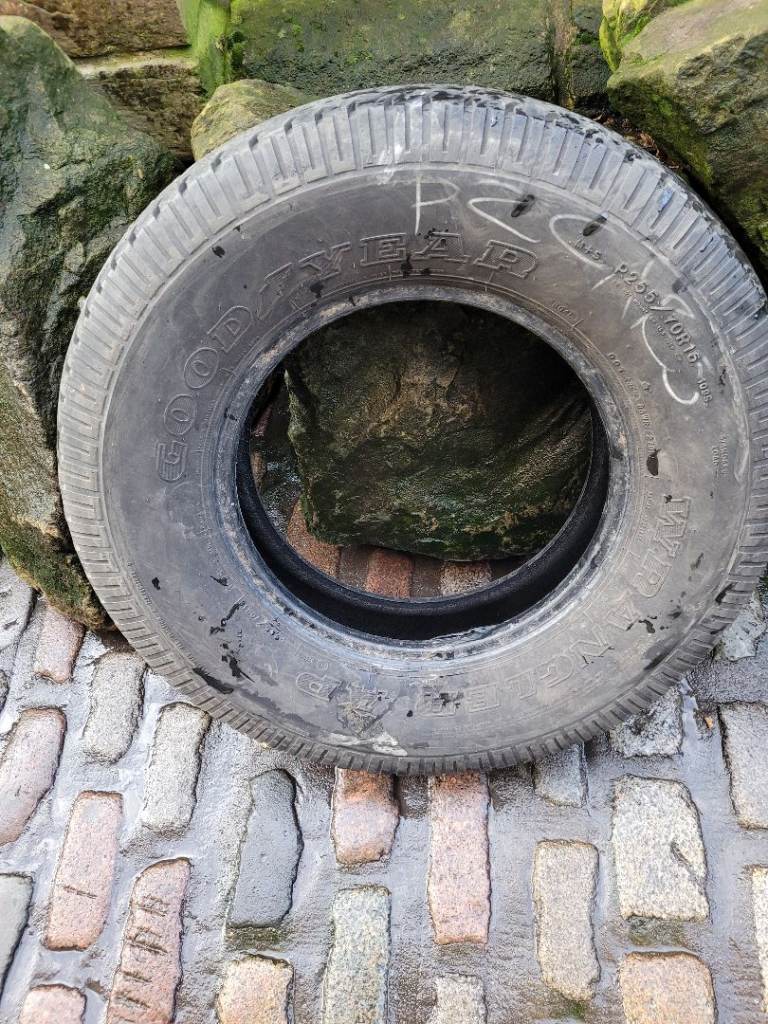 1x 255 70 16 offroad tyre good tread but maybe out of date for road use