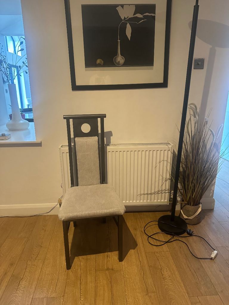 Dining table &6 Chairs with Padded Seats