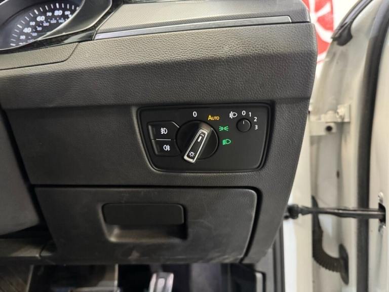 2016 Volkswagen Passat 2.0 TDI BlueMotion Tech R-Line Saloon 4dr Diesel DSG Euro 6 (s/s) (190 ps)...