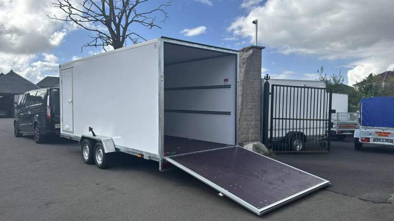 BRAND NEW NIEWIADOW 5M x 2M x 2M TWIN AXLE BOX TRAILER WITH RAMP AND SIDE DOOR 2700KG BRAKED
