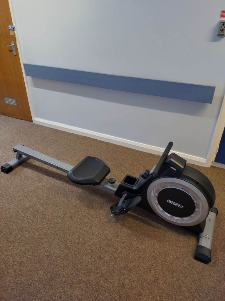 Rowing machine folding type