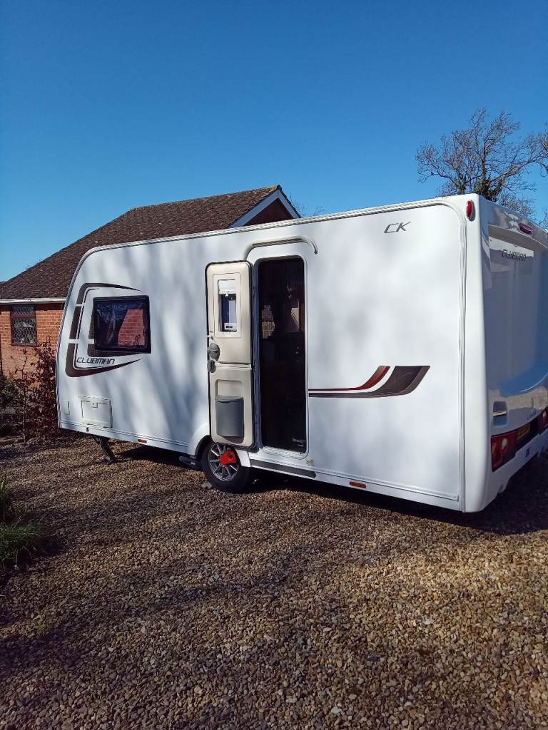 Lunar Clubman CK 2 berth Caravan 2014, motor mover.