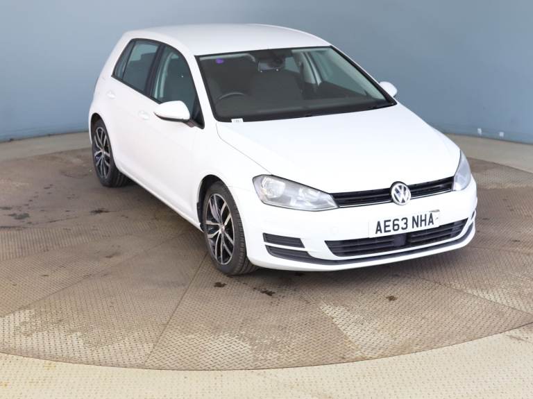 Volkswagen golf 1.6tdi bluemotion technology economy model £20 ayear tax 84mpg park's itself 
