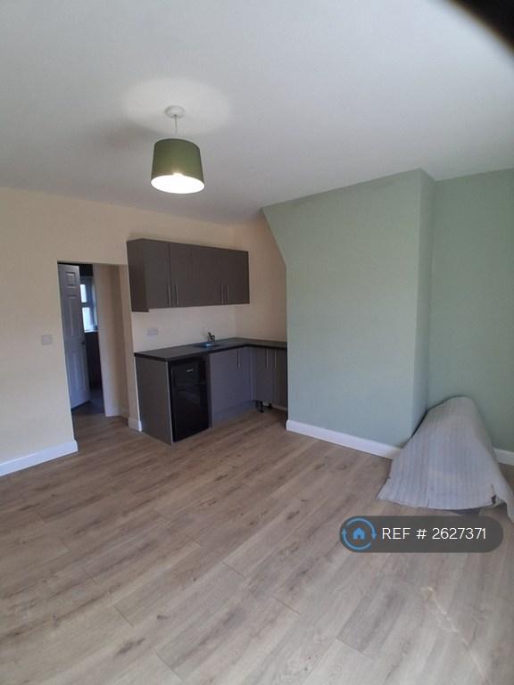 2 bedroom house in Warrington Road, Leigh, WN7 (2 bed) (#2627371)