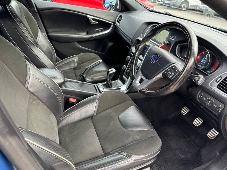 2016 Volvo V40 2.0 D2 R-Design Nav Hatchback 5dr Diesel Manual Euro 6 (s/s) (120 ps) Hatchback Di...