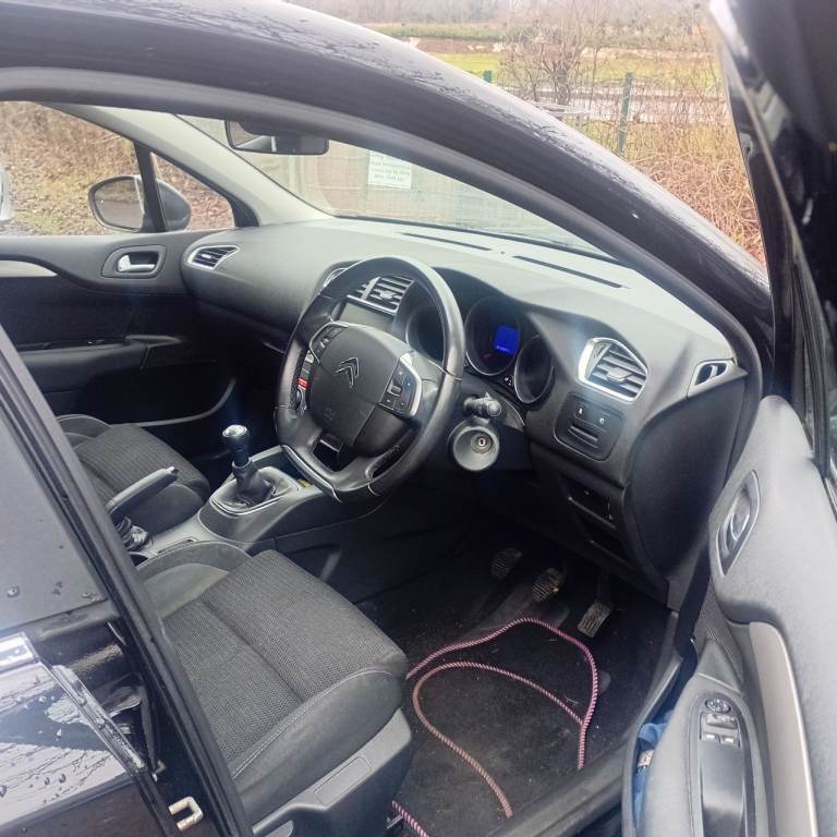 Citroen c4 1.6 20 road tax 45k miles good mpg 2 keys ,Offers