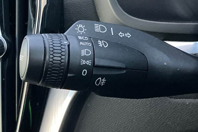 2022 Volvo V60 2.0 B3P Core 5dr Auto [7 speed] Estate PETROL Automatic