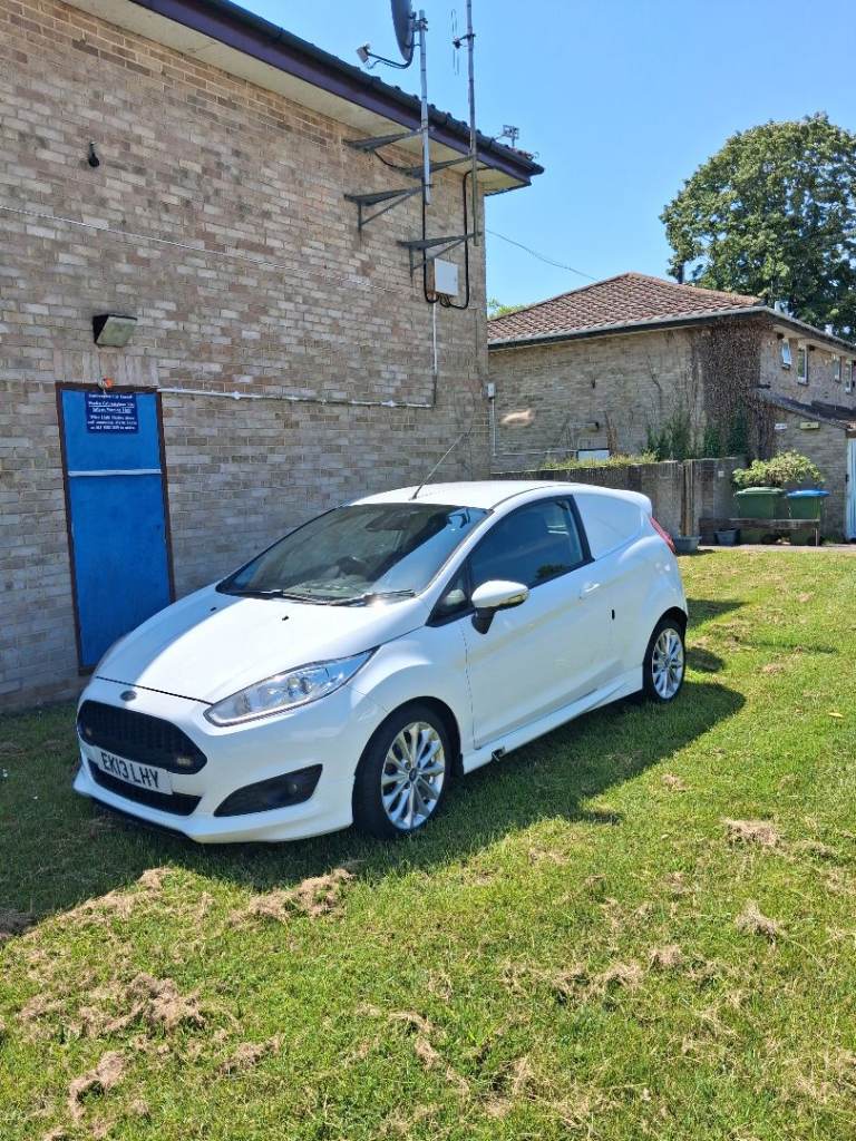 Ford, FIESTA, Car Derived Van, 2013, Manual, 1560 (cc)