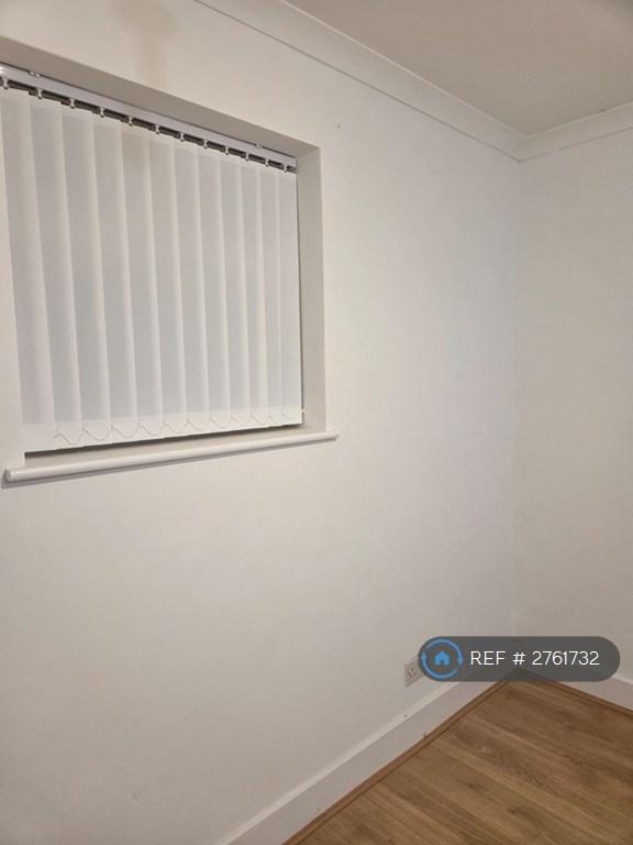 2 bedroom house in Warwick Crescent, Hayes, UB4 (2 bed) (#2761732)