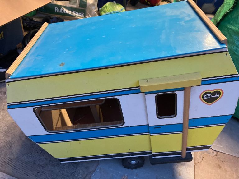 Sindy Wooden Caravan Toy - Good Condition