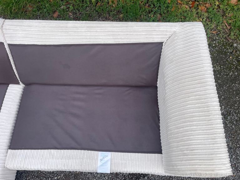 FREE DELIVERY 🥰🚚🥰 BEIGE FABRIC CORNER SOFA GOOD CONDITION 