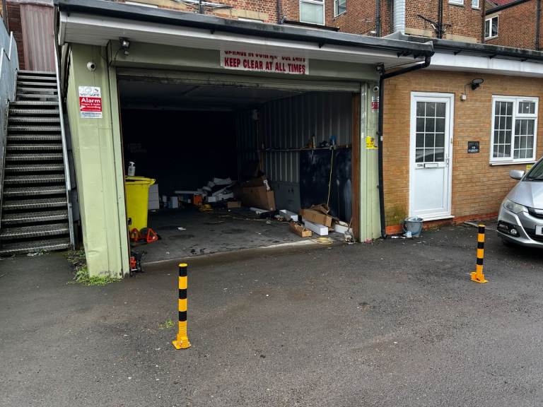 Commercial Garage Space available to rent. Flexible terms. Office/Small Warehouse/Retail/Storage