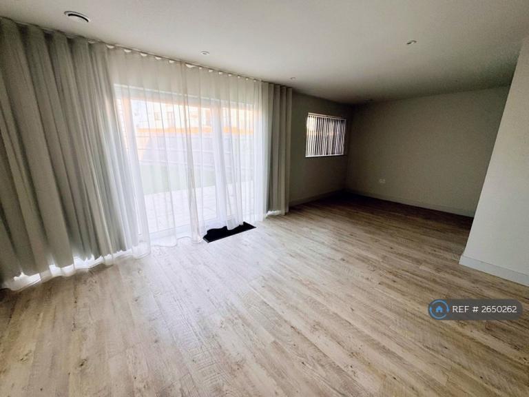 4 bedroom house in Wentworth Drive, Weldon, NN17 (4 bed) (#2650262)