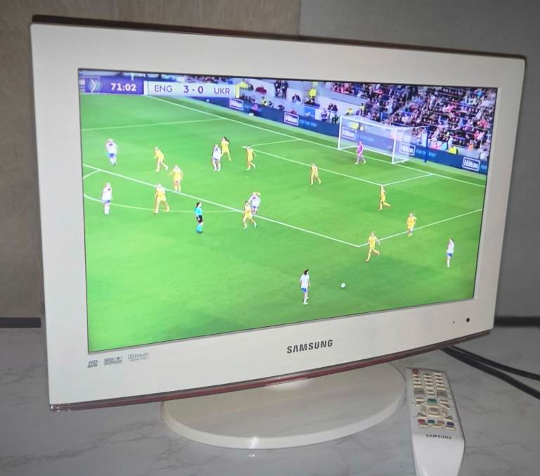 Samsung 19 inch LCD TV with Remote Control