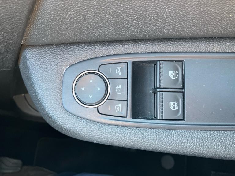 2020 Renault Clio 1.0 SCe 75 Play 5dr Hatchback Petrol Manual