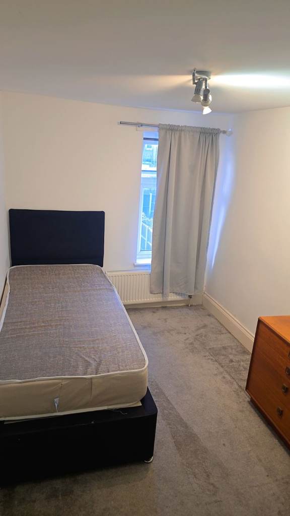 Room to rent (£600 bills inclusive)
